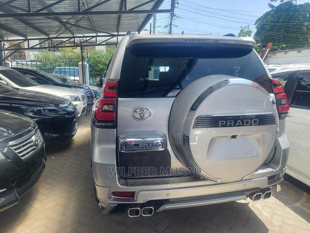 Toyota Land Cruiser Prado 2015 Gray - thumbnail 6