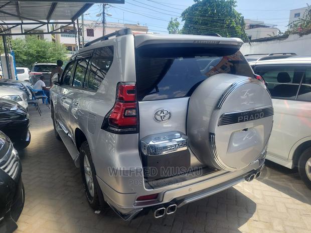 Toyota Land Cruiser Prado 2015 Gray - thumbnail 11