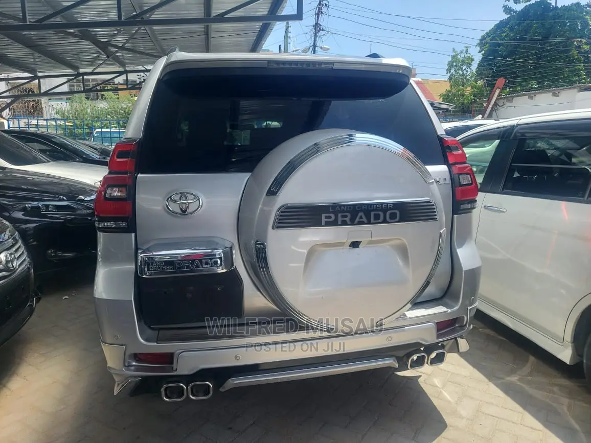 Toyota Land Cruiser Prado 2015 Gray