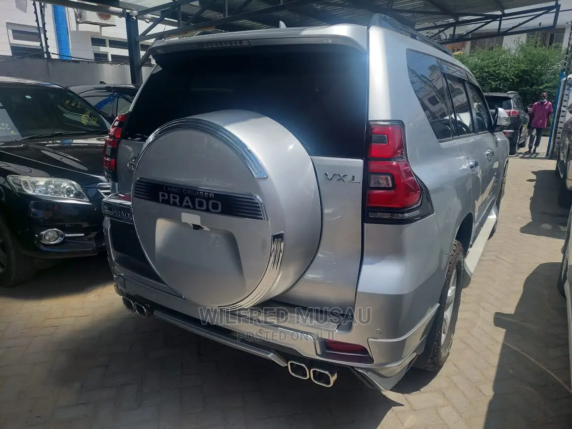 Toyota Land Cruiser Prado 2015 Gray