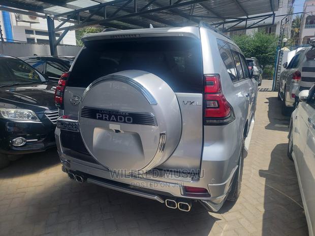Toyota Land Cruiser Prado 2015 Gray - thumbnail 15