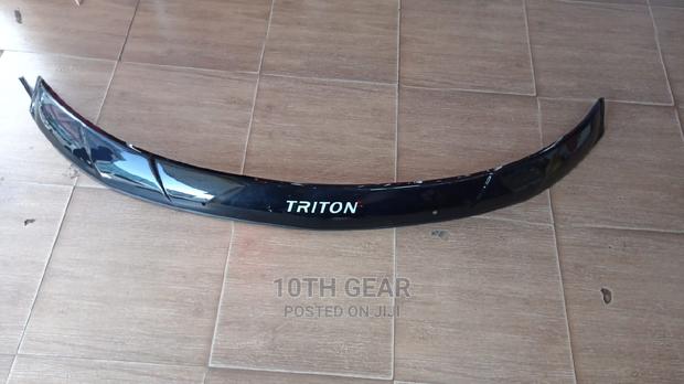 Mitsubishi Triton Bonnet Mate Deflectors