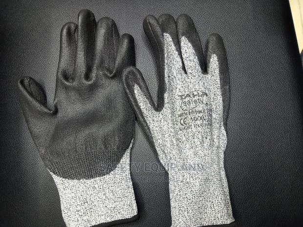 Grey and Black Level Five Cut Resistant Gloves - main view