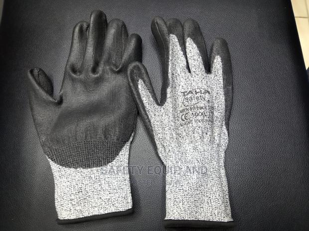 Best Gloves for Using When While Cutting - main view