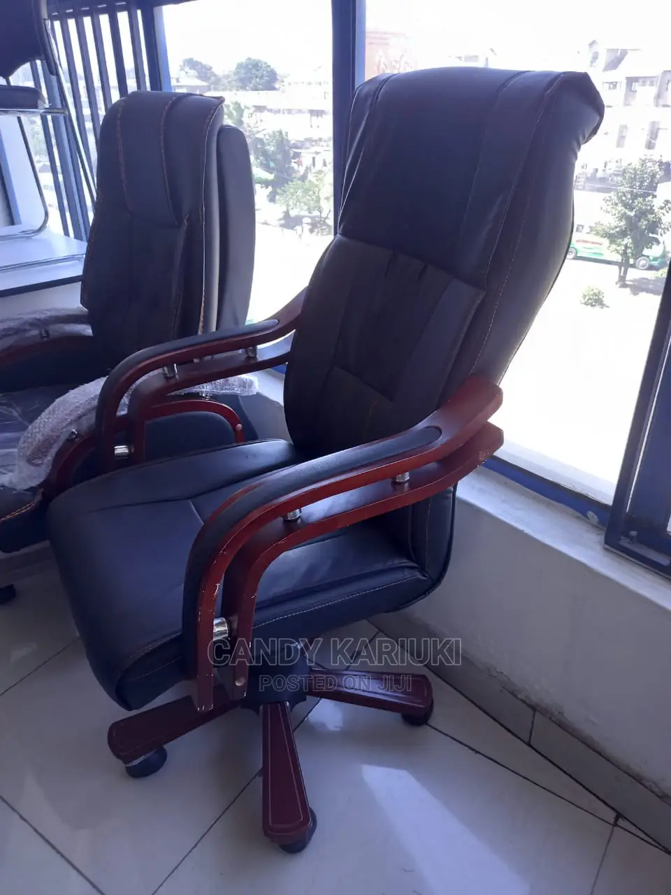 Exclusive Office Seat