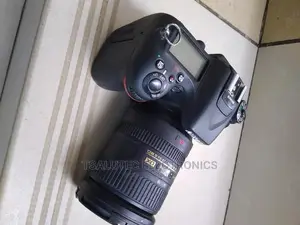 Nikon DSLR D7200