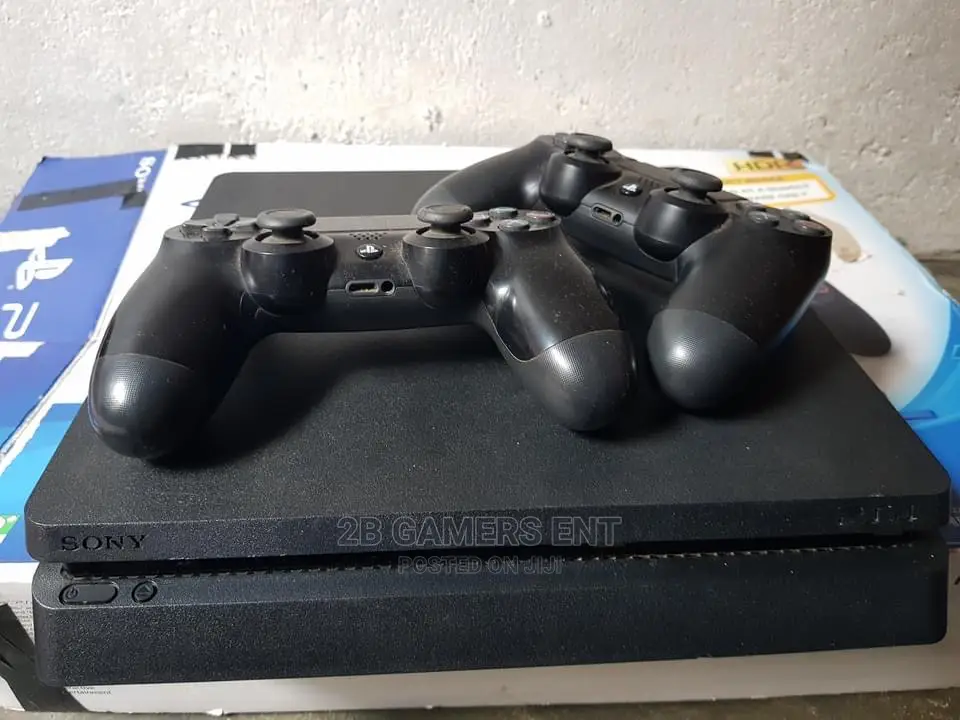 Play Station 4 Slim, 1 Pad Extra