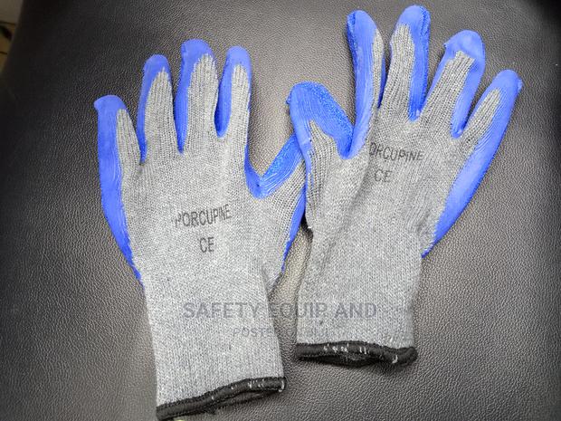 Finger and Palm Grip Quality Gloves - thumbnail 3