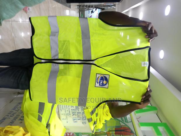 Reflective Netted Vests Available at Discounted Price - thumbnail 3