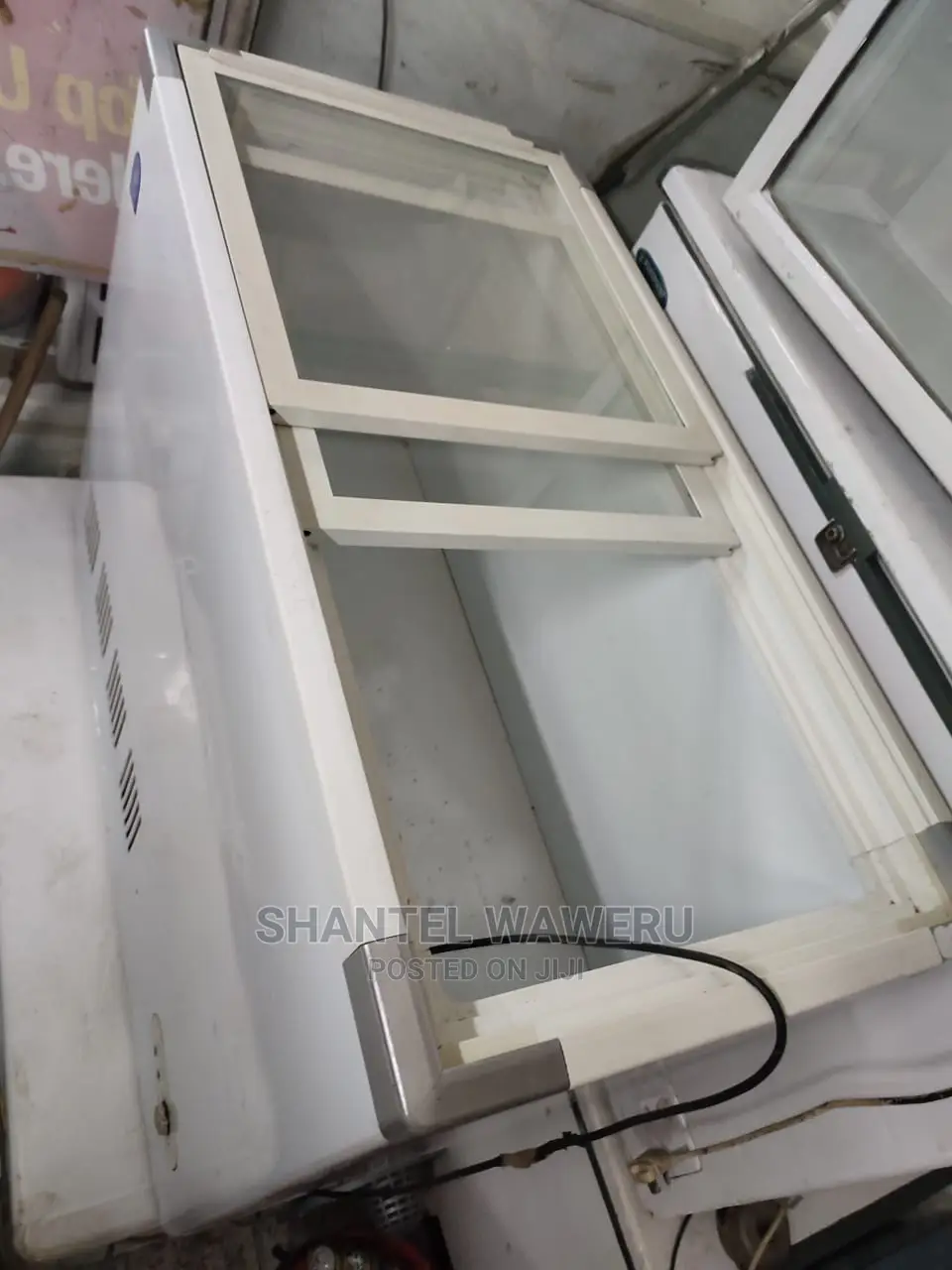 Display Freezer 300litres