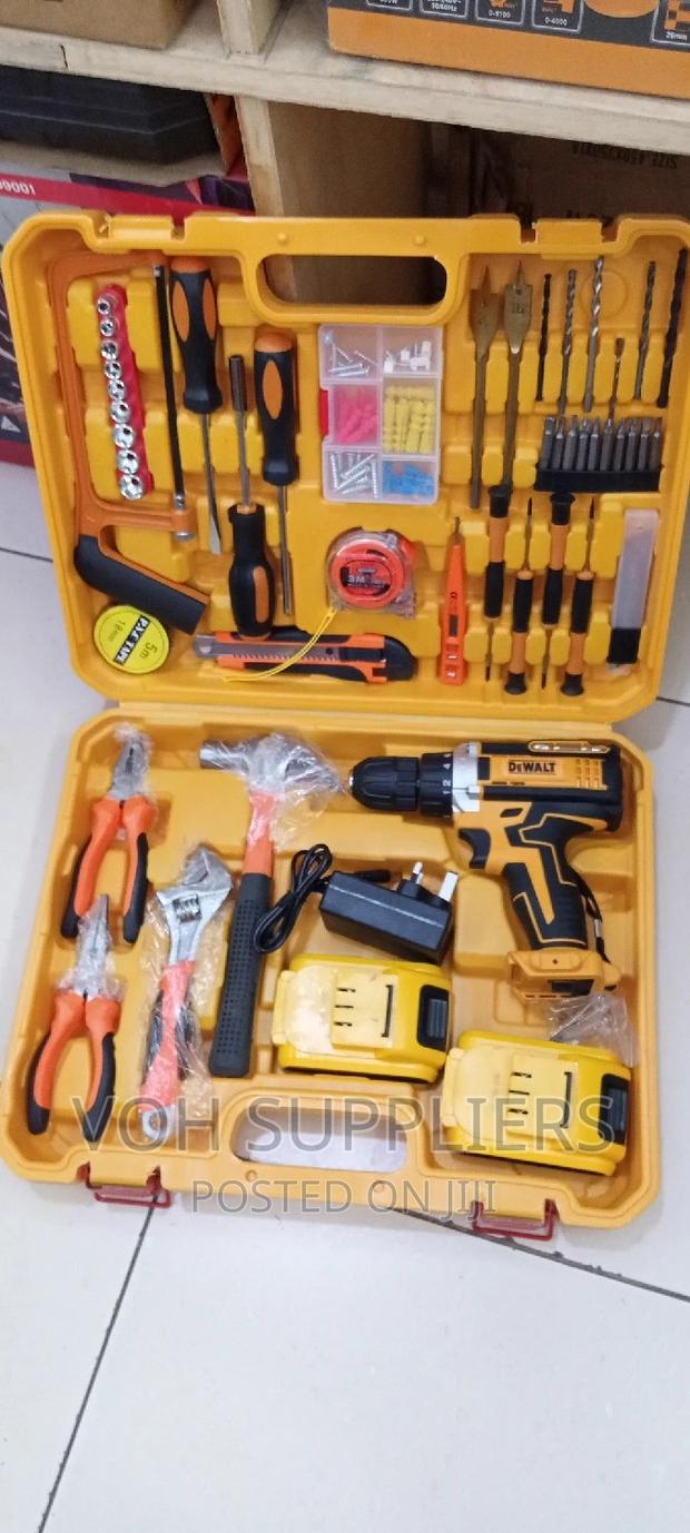 Dewalt Drill Set - thumbnail 3