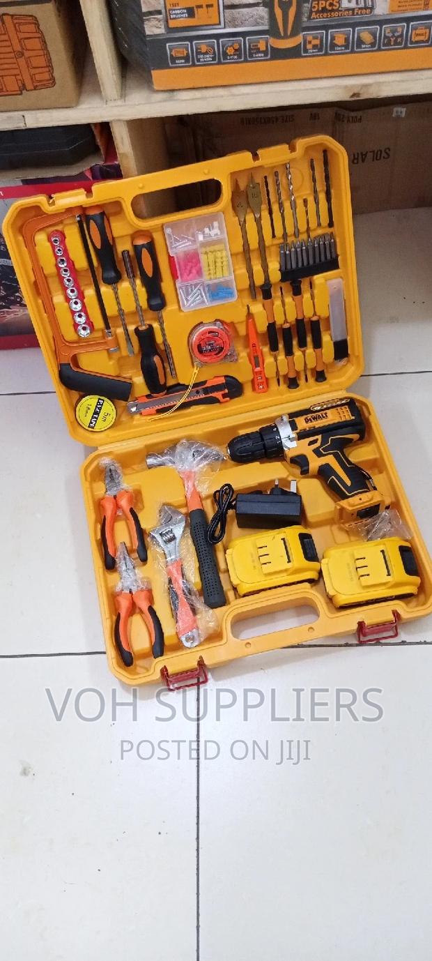 Dewalt Drill Set - thumbnail 2