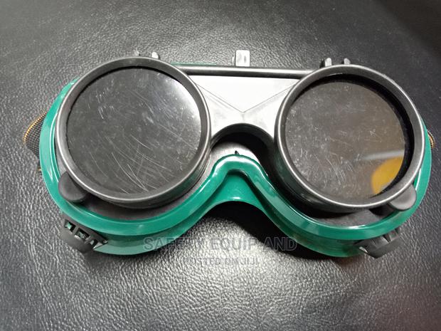 Safety for Welding With a Green Frame