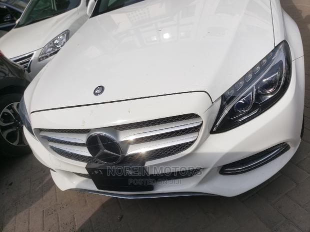 Mercedes-Benz C200 2014 White - thumbnail 2