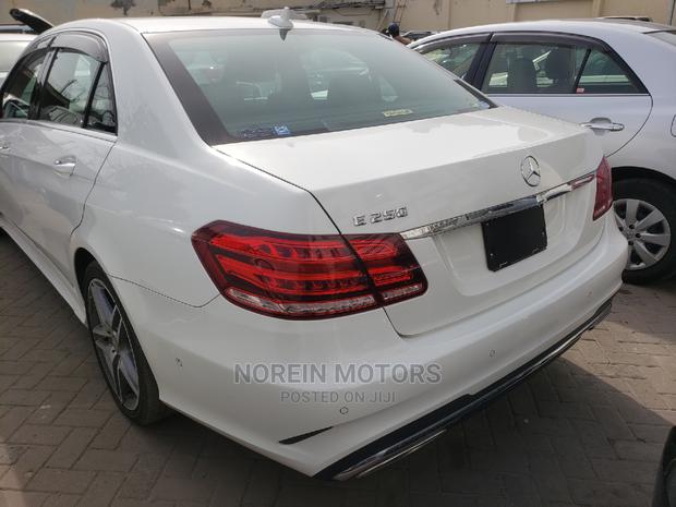 Mercedes-Benz E250 2014 SV Premium Teal - thumbnail 2