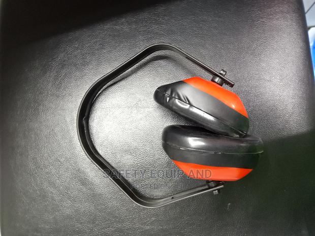 Safety Ear Muffs With Cool Comfort