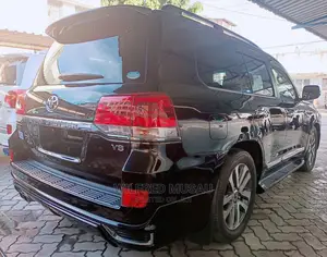 Toyota Land Cruiser 2016 Black