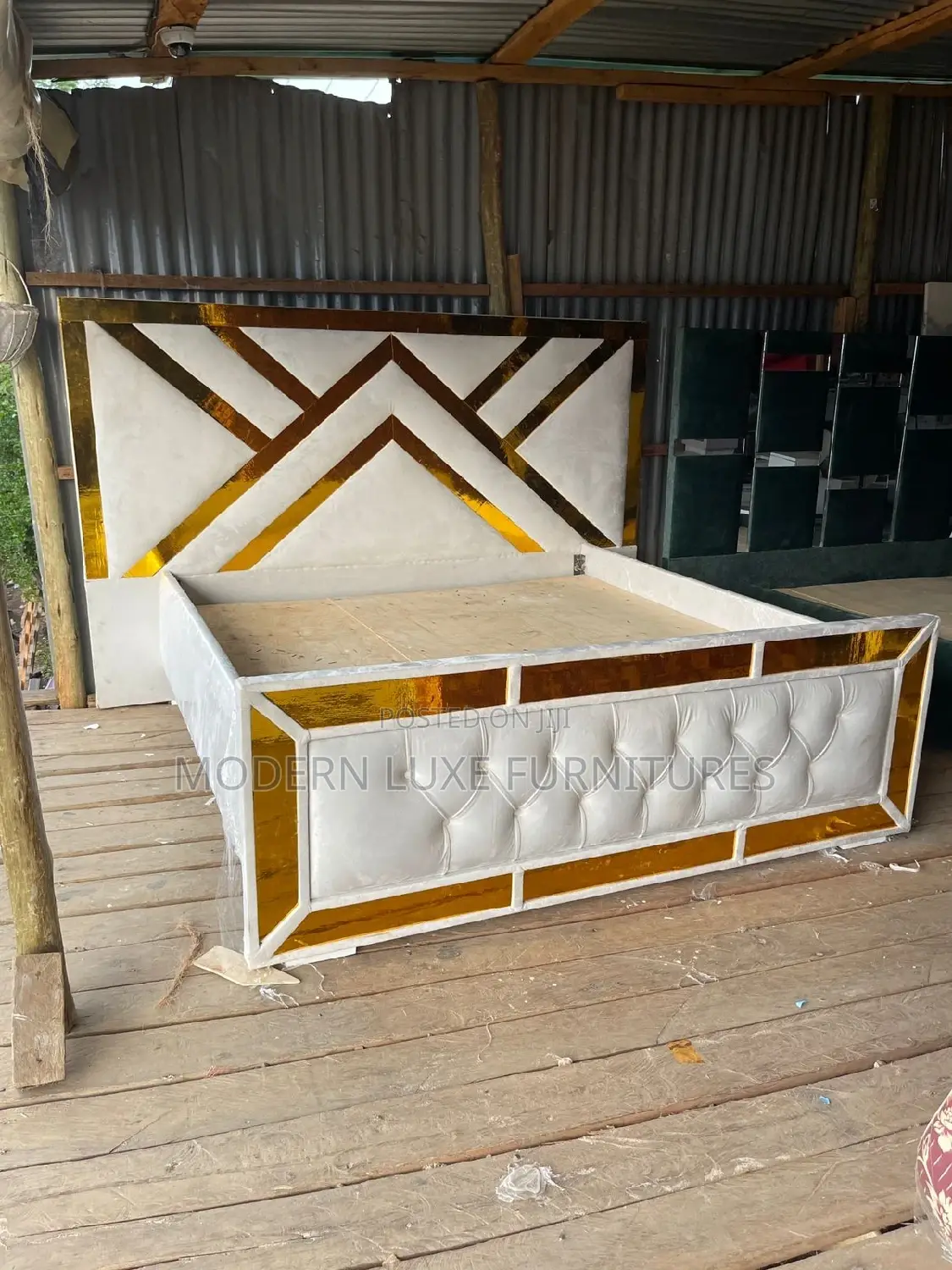 6/6 Modern Bed