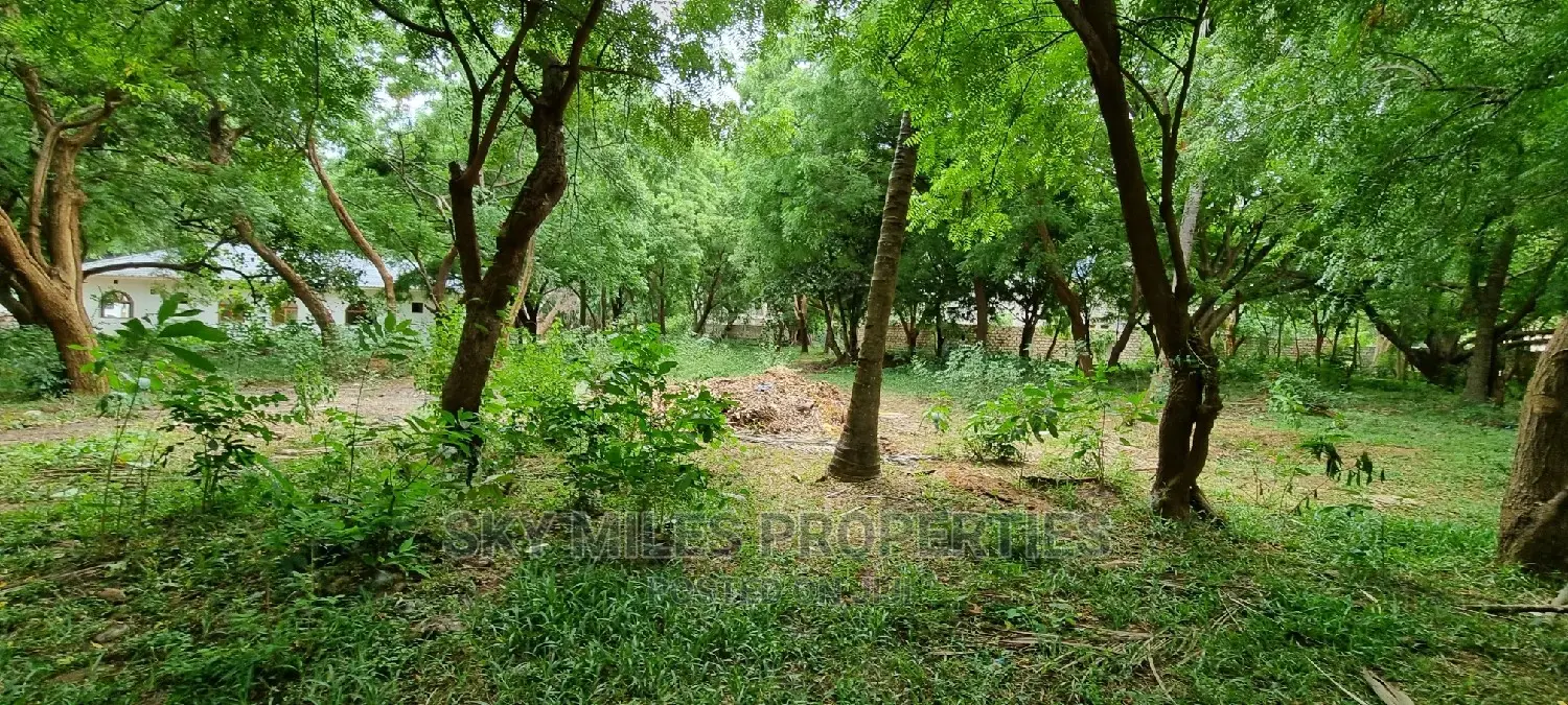 1/4 Plots on Sale in La-Marina Creek Side Mtwapa