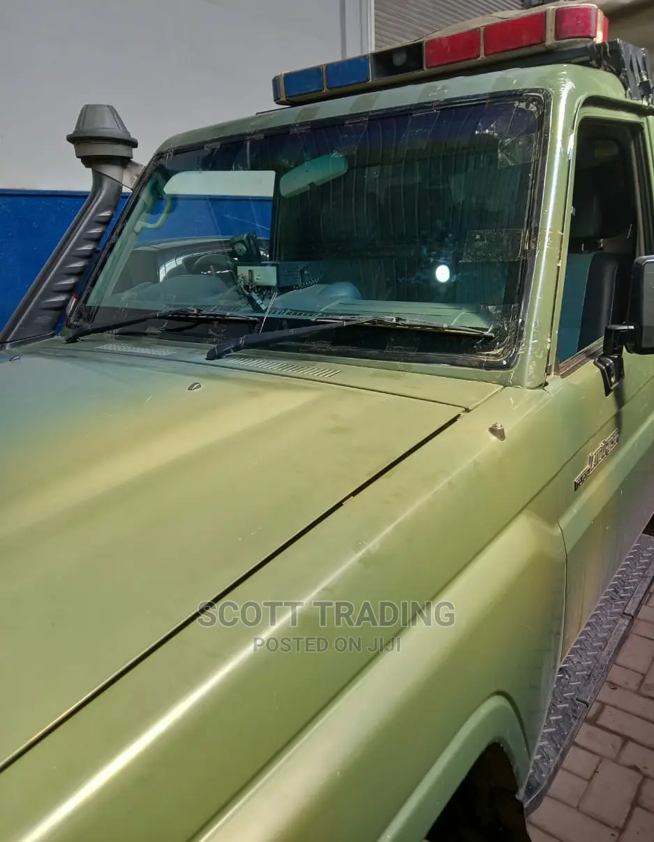 Landcruicer Fj79