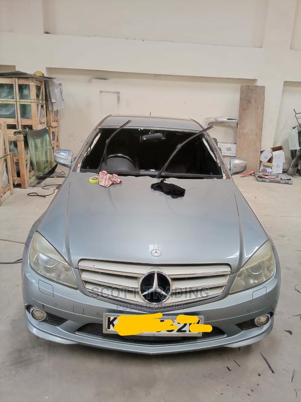 Mercedes W204 Front Windscreen - main view