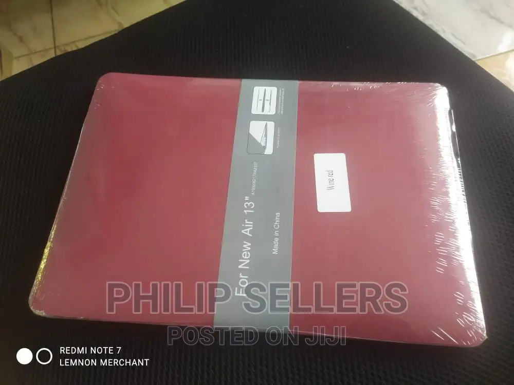 New M1 Macbook Covers With Logo Display
