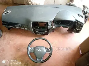 Misubishi Outlander Dashboard and Stearing