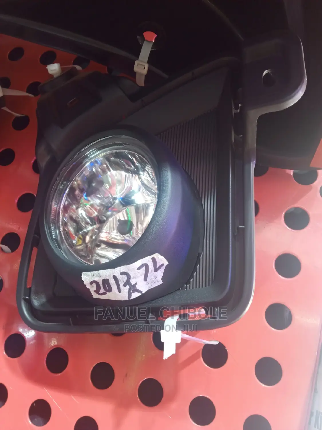 New Pair Foglights for 7L 2012