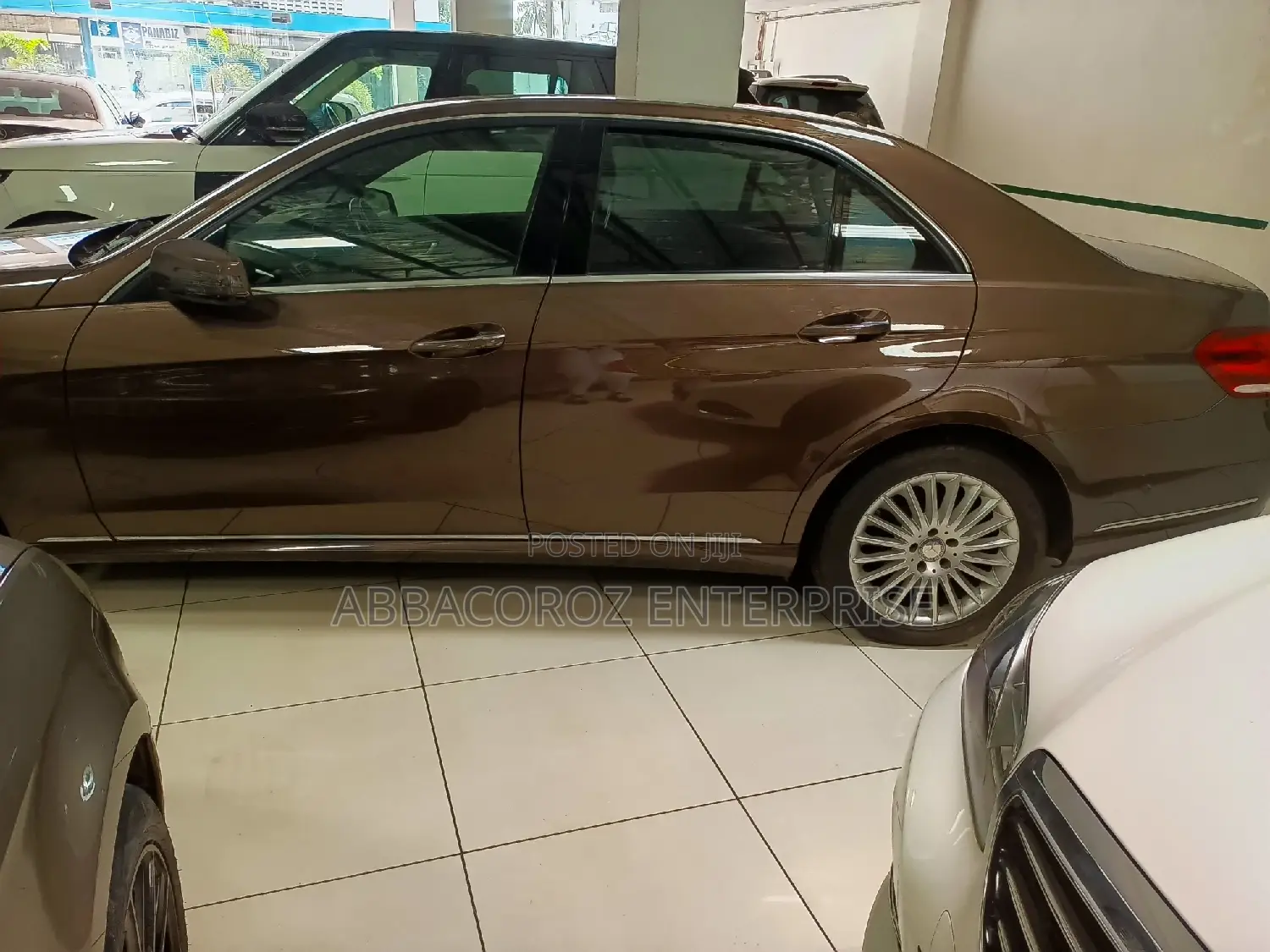Mercedes-Benz E200 2014 Brown