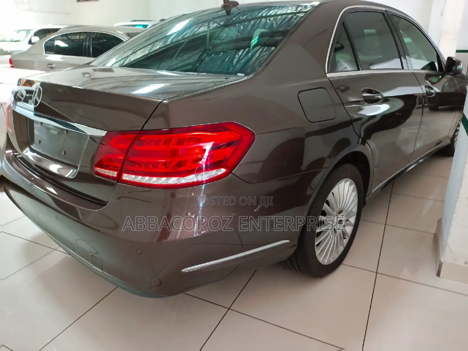 Mercedes-Benz E200 2014 Brown
