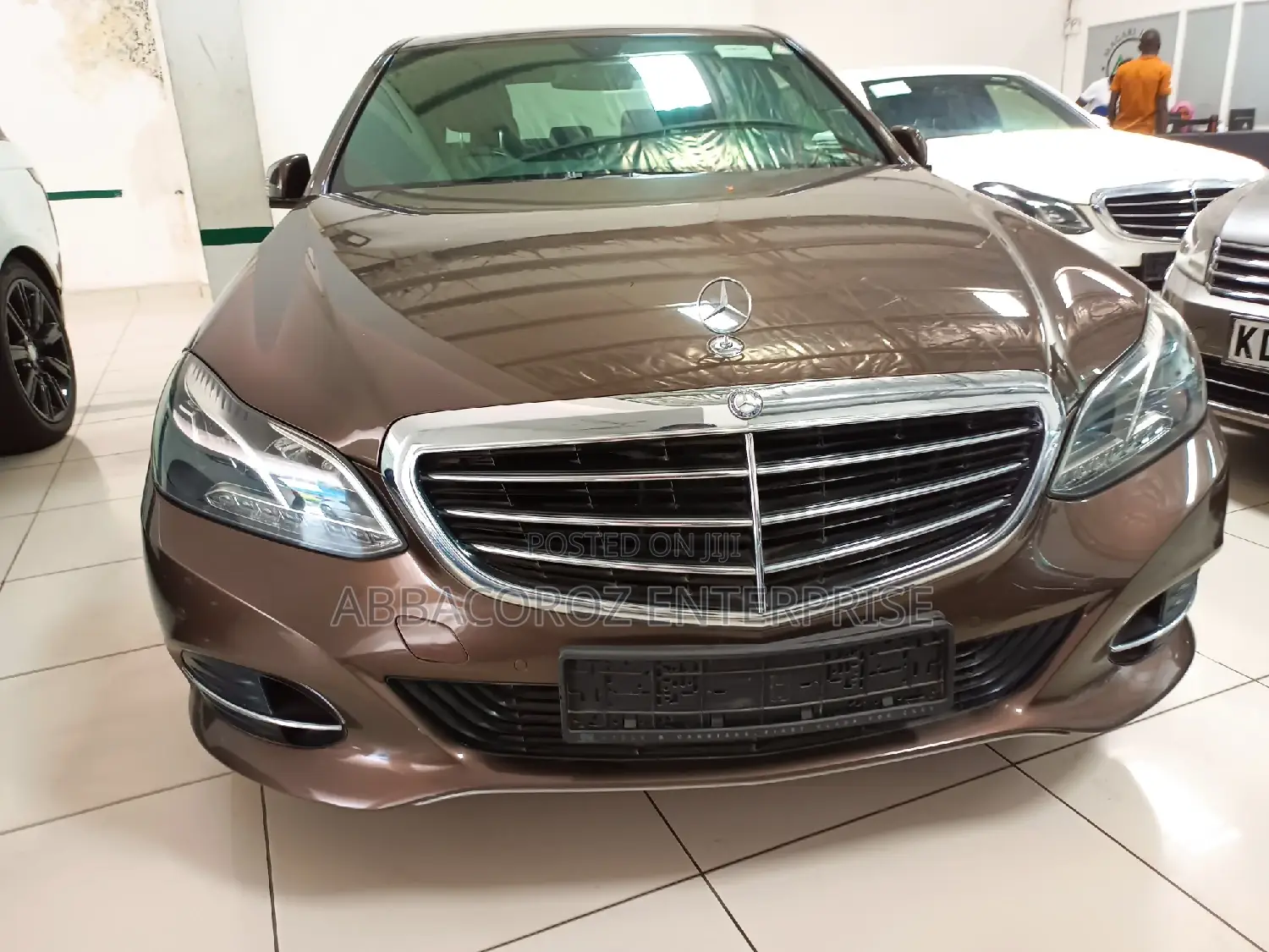 Mercedes-Benz E200 2014 Brown