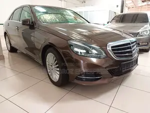 Mercedes-Benz E200 2014 Brown