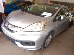 Honda Fit Shuttle 1.5 2WD 2014 Silver
