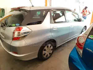 Honda Fit Shuttle 1.5 2WD 2014 Silver