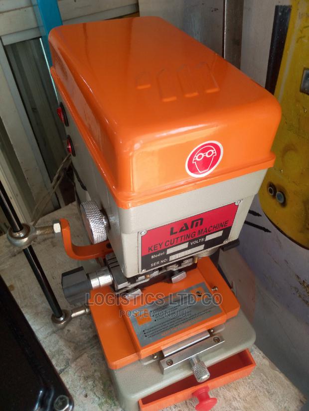 Key Cutting Machine