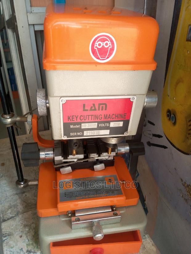 Key Cutting Machine - thumbnail 3