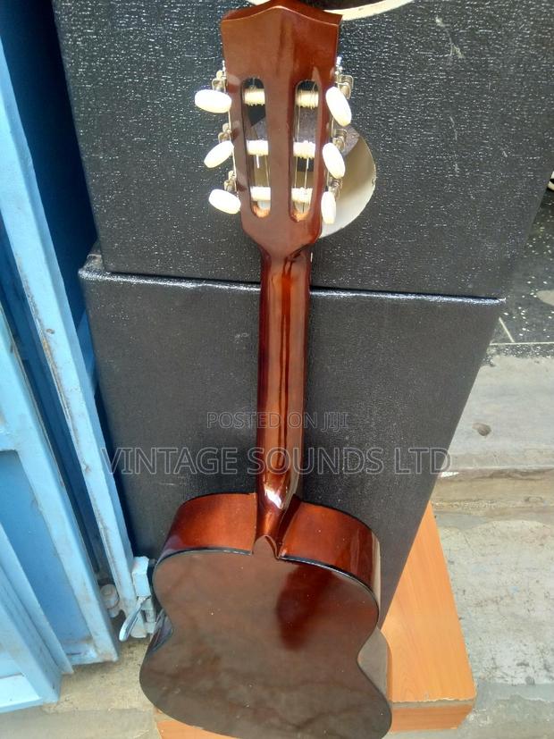 Spanish Classical Guitar - thumbnail 3