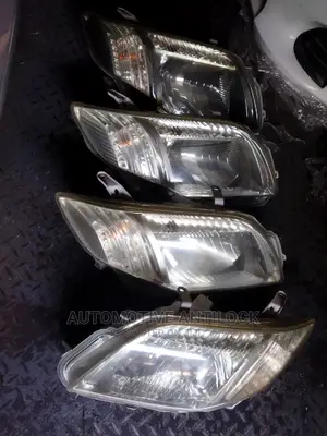 Fielder 2007 Non Xenon Headlights.!.