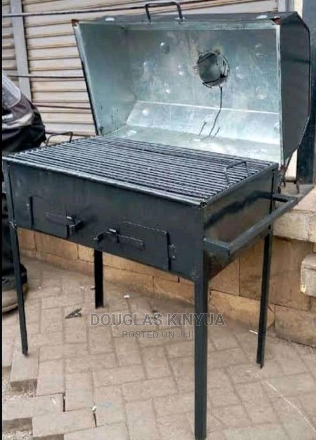 Closed Barbeque /Meat Grill - main view