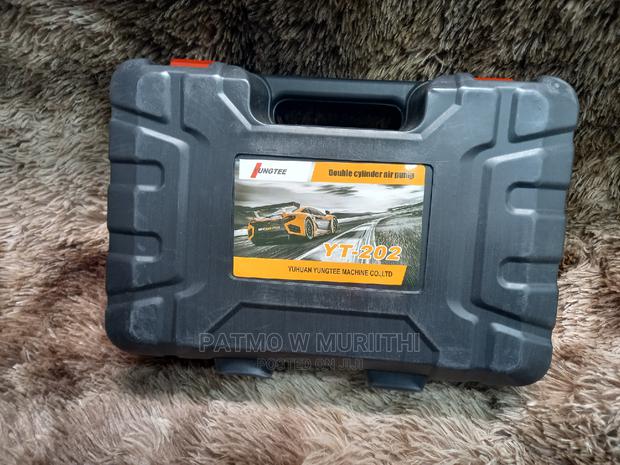 Two Cylinder Air Compressor With Tyre Repair Tool Kit - thumbnail 2