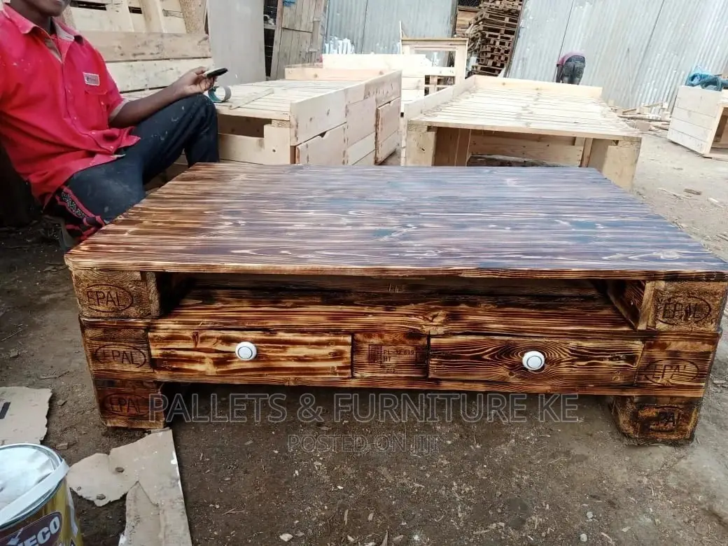 Pallet Table