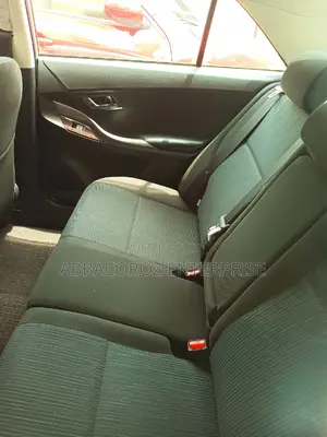 Toyota Premio 2016 1.8 AWD Silver