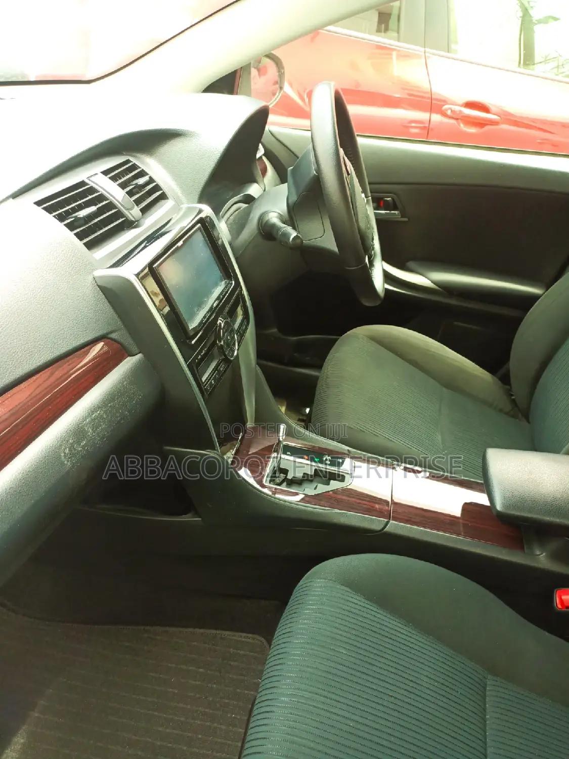 Toyota Premio 2016 1.8 AWD Silver