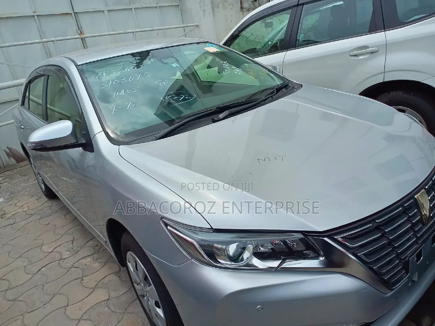 Toyota Premio 2016 1.8 AWD Silver