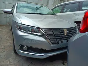 Toyota Premio 2016 1.8 AWD Silver
