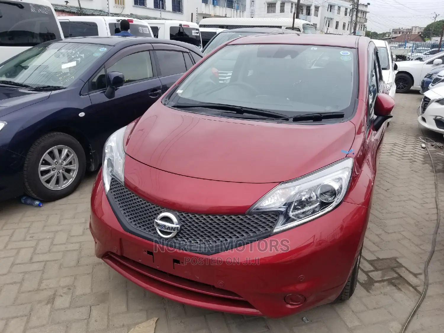 Nissan Note 2014 SV Premium Red