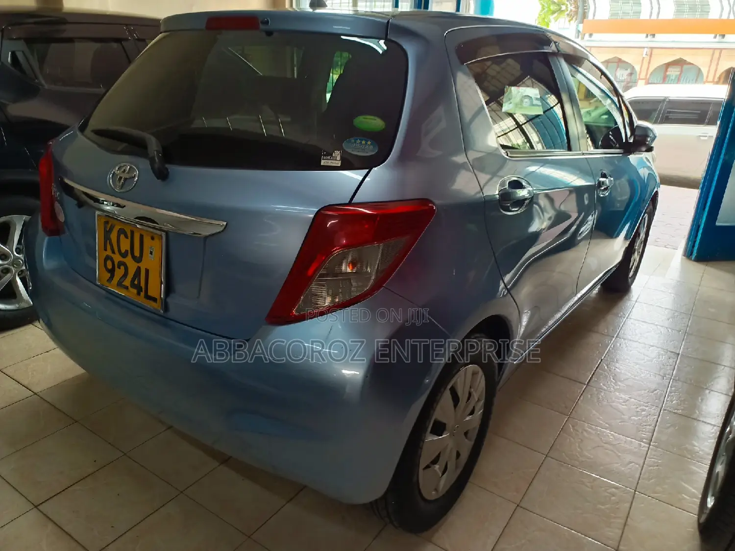 Toyota Vitz 2012 1.3 AWD 3dr Blue