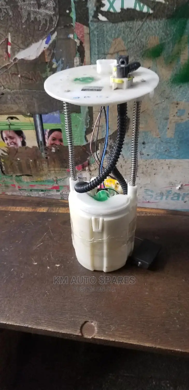 Toyota Land Cruiser Prado Fuel Pump.