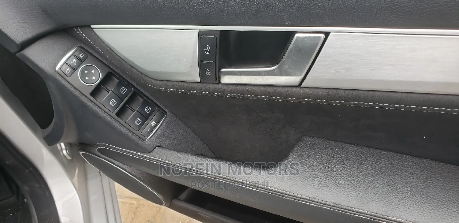 Mercedes-Benz C180 2014 Burgandy