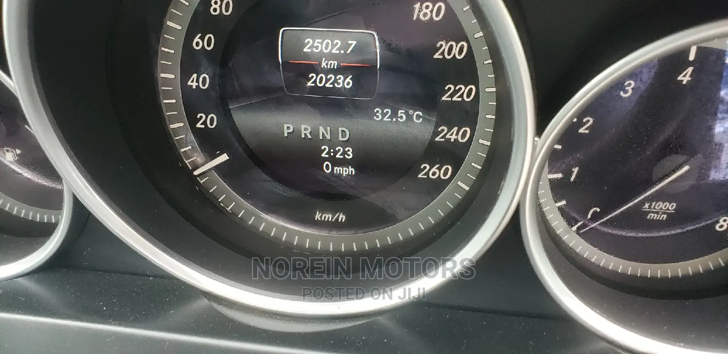 Mercedes-Benz C180 2014 Burgandy